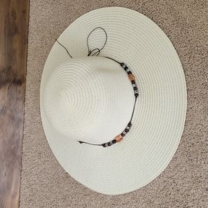 Wide brim sun hat